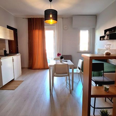 Casa XXI Aprile Apartment Изола деле Фемине Екстериор снимка