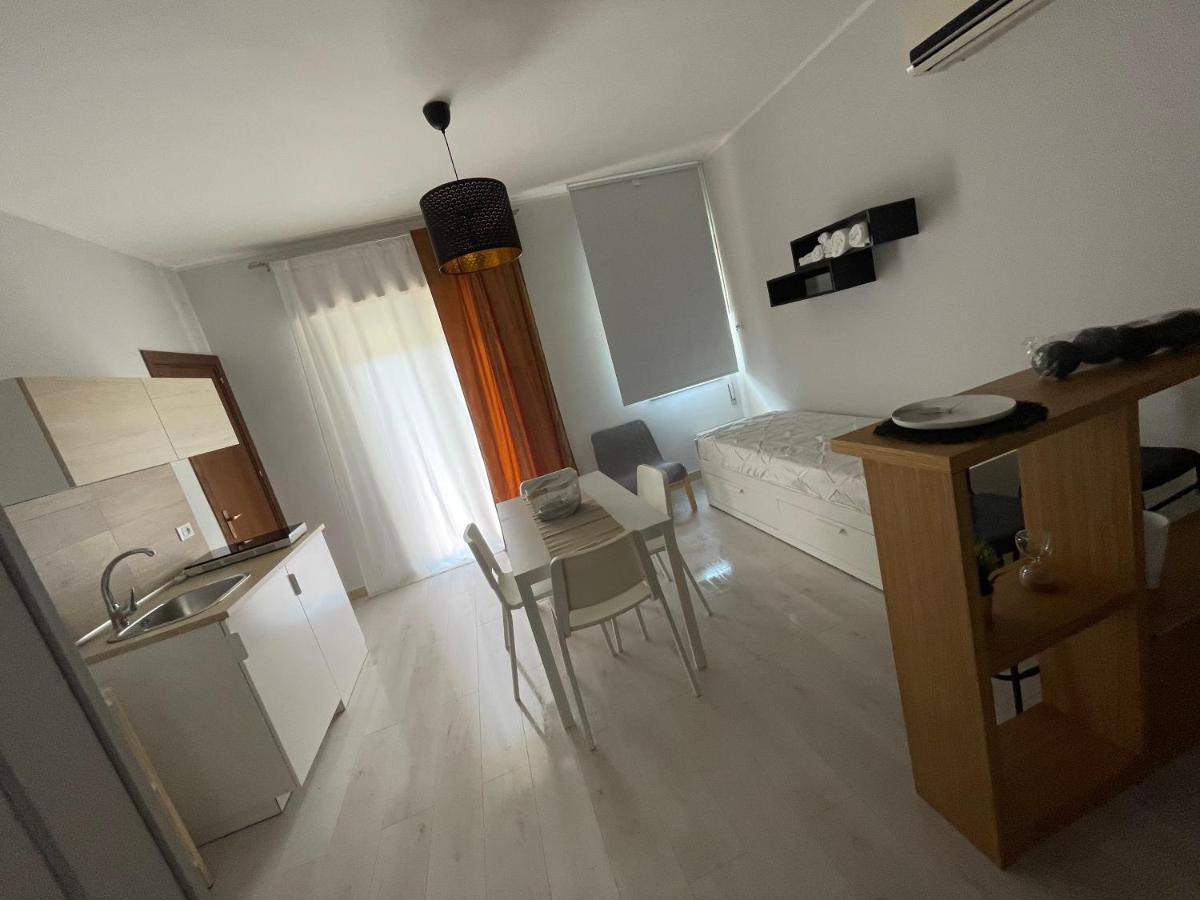 Casa XXI Aprile Apartment Изола деле Фемине Екстериор снимка
