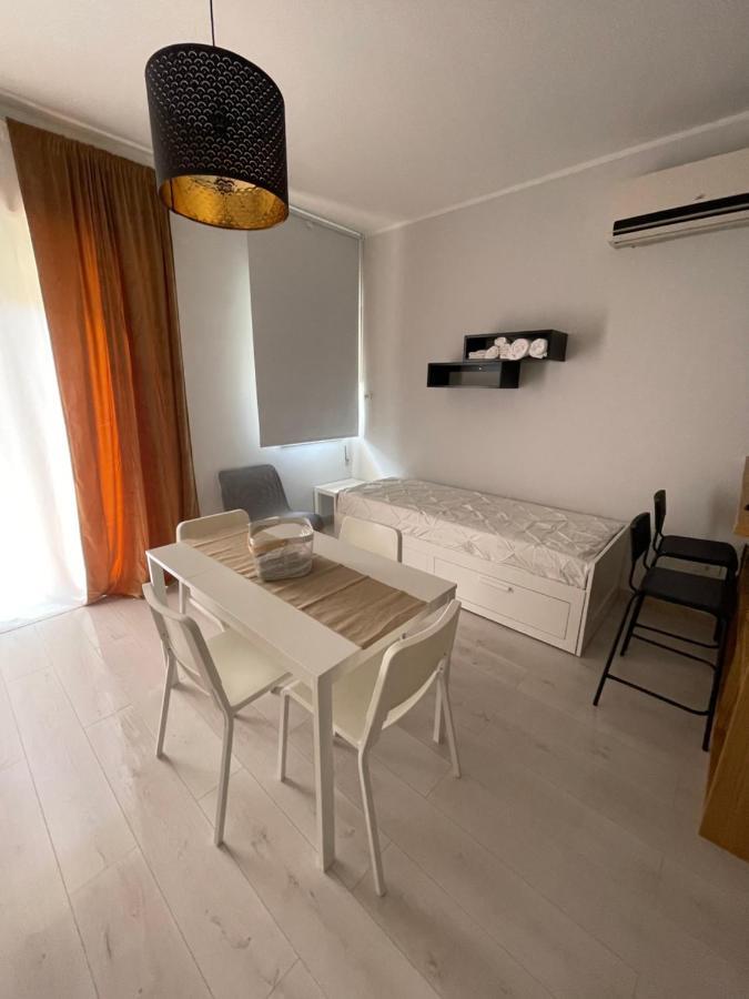 Casa XXI Aprile Apartment Изола деле Фемине Екстериор снимка