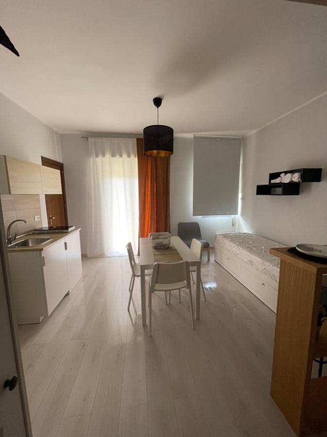 Casa XXI Aprile Apartment Изола деле Фемине Екстериор снимка