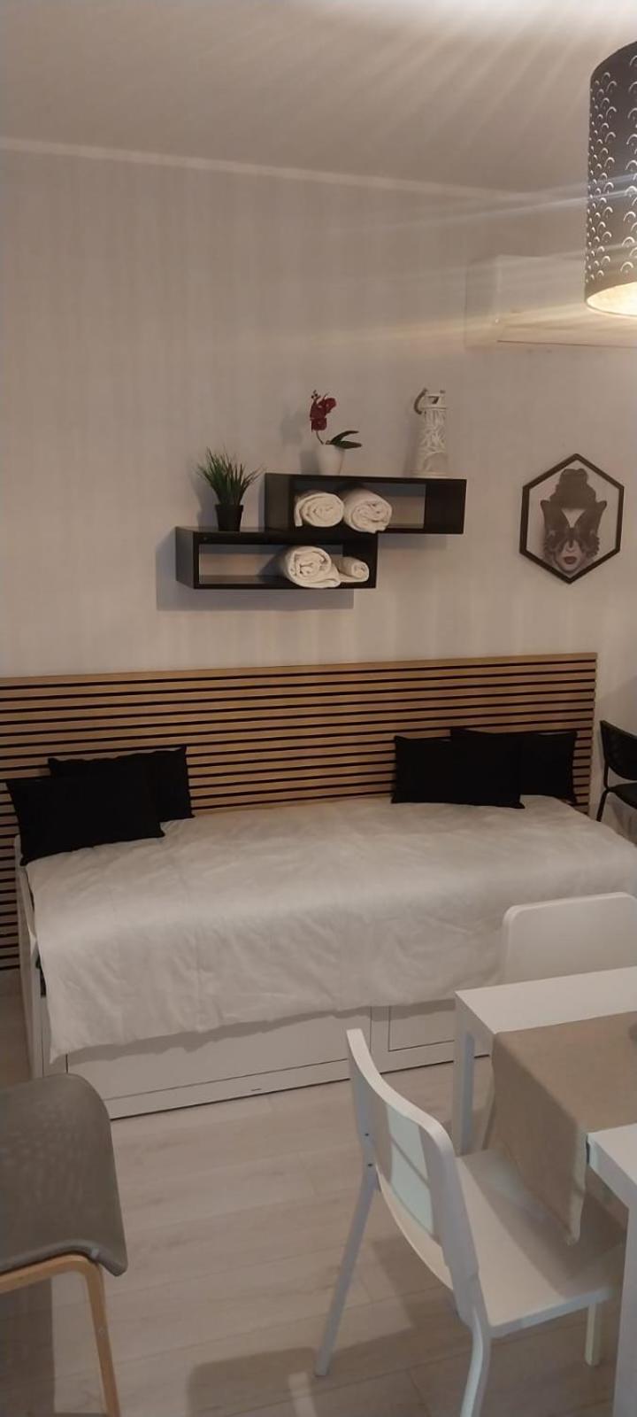 Casa XXI Aprile Apartment Изола деле Фемине Екстериор снимка