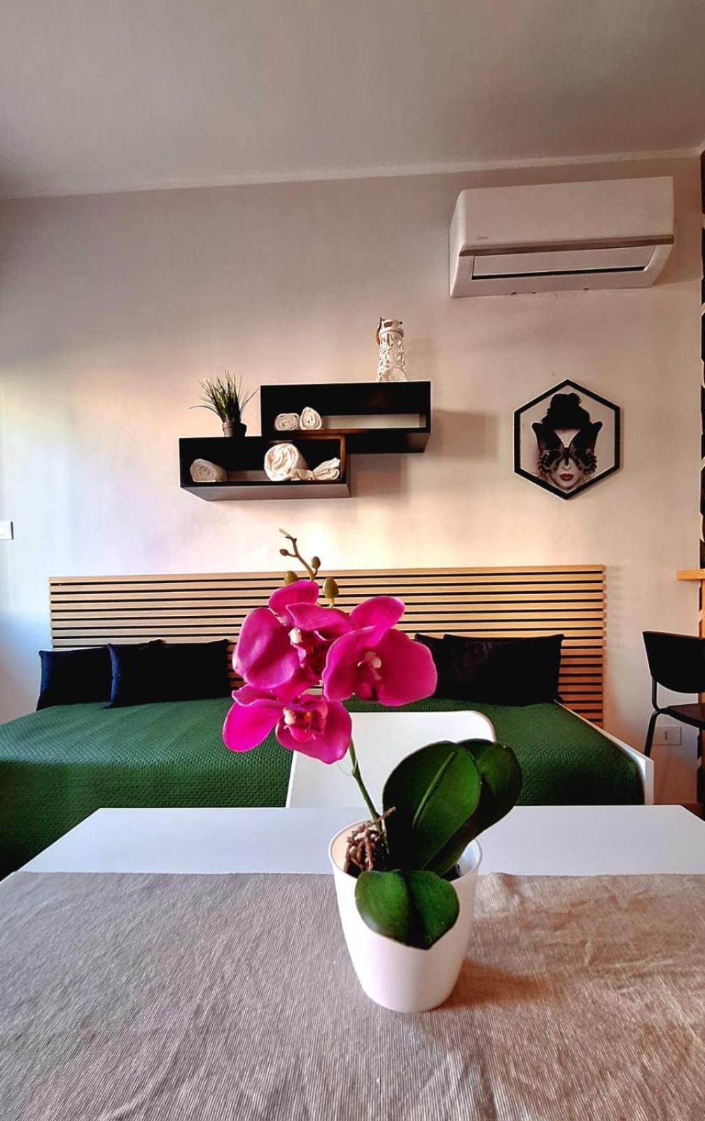 Casa XXI Aprile Apartment Изола деле Фемине Екстериор снимка